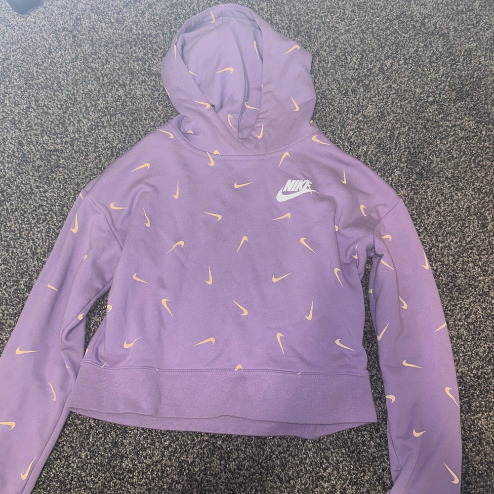 nike sweatshirt